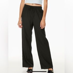 Aritzia Wilfred Free
Lodge Linen Pant size S in black